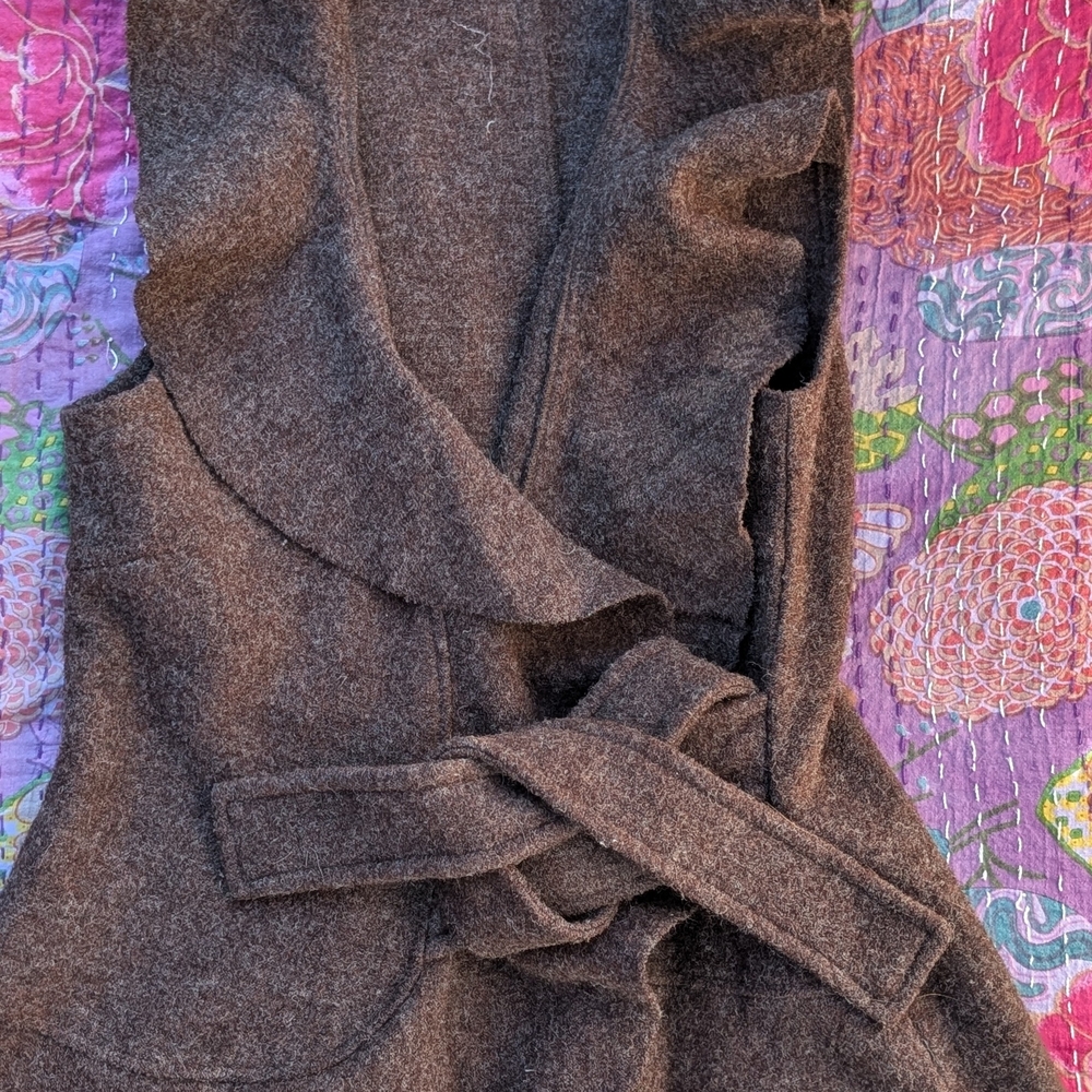Brown Sleeveless Ruffle Cardigan - Picture 8 of 8